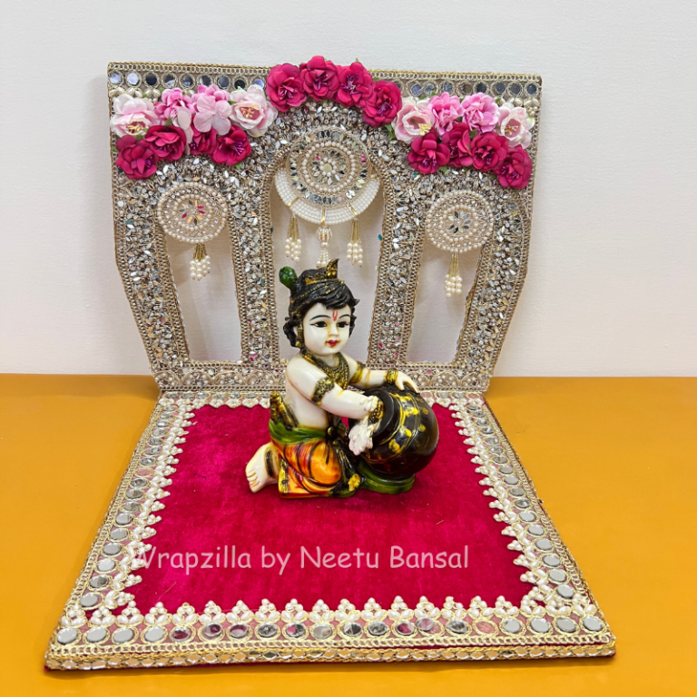 Shree Krishna Jhula & Singhasan
